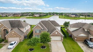 1842 Luminous Waters Ln, Rosharon, TX 77583