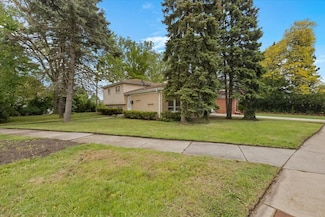 5323 Lee St, Skokie, IL 60077