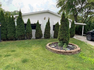 432 Flamingo St, Rochester Hills, MI 48309