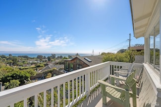 40 Laurel Ave, Stinson Beach, CA 94970