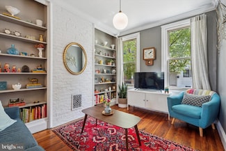 447 Belgrade St, Philadelphia, PA 19125