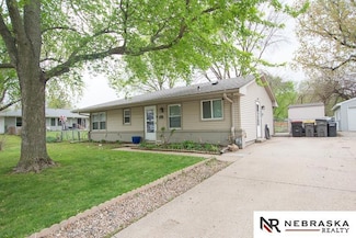 3021 NW 49th St, Lincoln, NE 68524