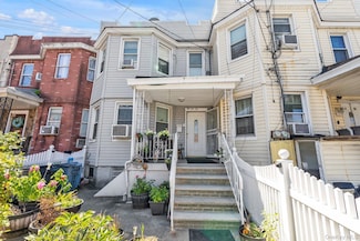 59-06 59th Dr, Maspeth, NY 11378