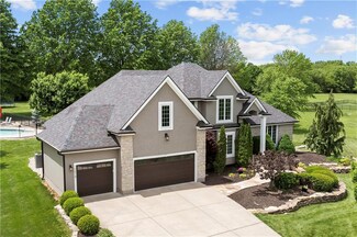 15618 Meadowbrook Ct, Raymore, MO 64083