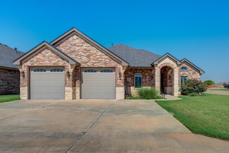 135 Berkshire Ave, Wolfforth, TX 79382
