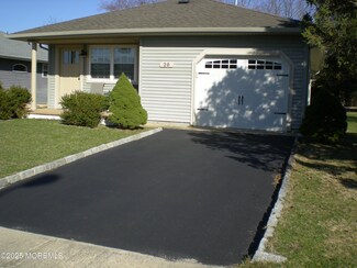 20 Bolans Ct, Toms River, NJ 08757