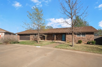 811 Sherwood Ln, Bovina, TX 79009