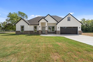 703 1/2 N Elm St, Kemp, TX 75143