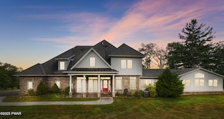 17 Cricket Hill Rd, Hawley, PA 18428