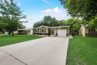 4833 Bromfield St, Dallas, TX 75216