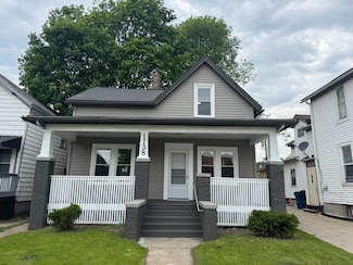 1738 Center St, Racine, WI 53403