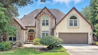 705 Lago Cir, Knoxville, TN 37922