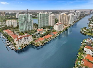 20165 NE 39th Place Unit 403, Miami, FL 33180