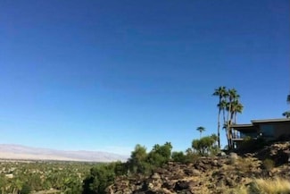2106 Southridge Dr, Palm Springs, CA 92264