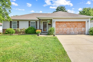 802 S Sunmeadow Dr, Strafford, MO 65757