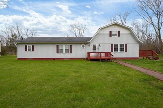 540 S Shirley Ln, Port Clinton, OH 43452