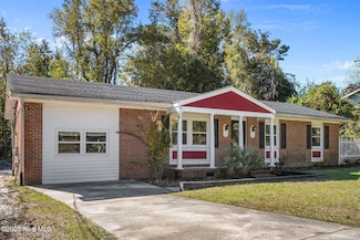 304 Sheffield Rd, Jacksonville, NC 28546