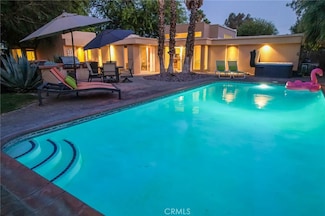 576 E Desert Holly Cir, Palm Springs, CA 92262