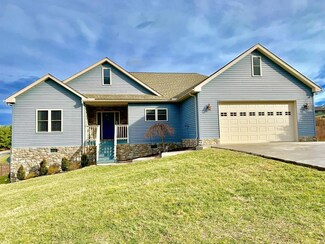 152 Ridge Point Cir, Daniels, WV 25832