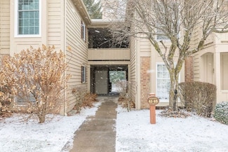45 Wood Creek Dr, Pittsford, NY 14534