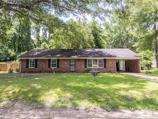 909 Chickasaw Rd, Oxford, MS 38655