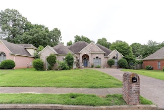 8741 River Hollow Dr, Cordova, TN 38016