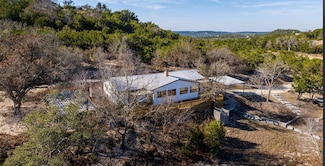 825 Royal Oaks Loop, Fredericksburg, TX 78624