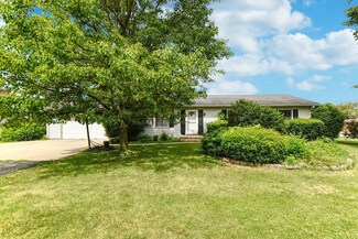 690 N 6th St, Carbon Hill, IL 60416