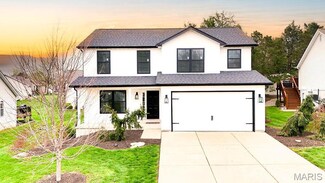 202 Silica Dr, Festus, MO 63028