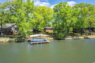 304 Joy Dr, Hot Springs National Park, AR 71913