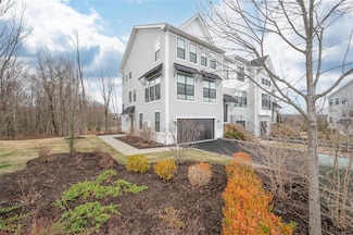 5 Brentwood Cir, Danbury, CT 06810