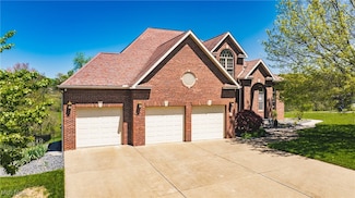 24 Westwood Dr, Parkersburg, WV 26101