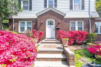 85 Paulin Blvd, Leonia, NJ 07605