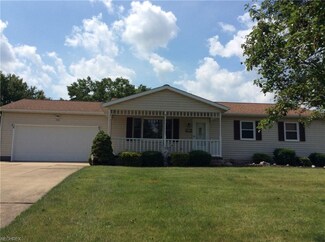 210 S Crestview Dr, Creston, OH 44217