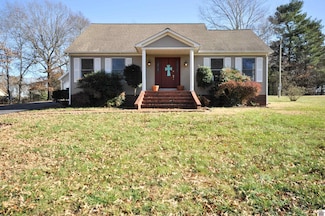 105 Chelmsford Estate Dr, Benton, KY 42025