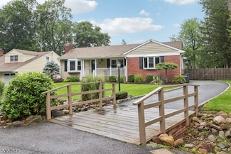 1 Seymour St, Caldwell, NJ 07006