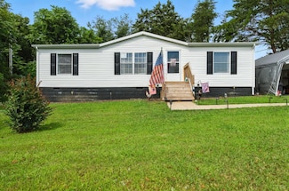 221 Cedar Ct, Gretna, VA 24557