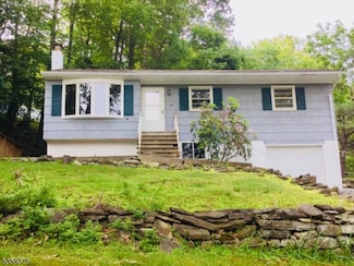 78 Hillside Terrace, Andover, NJ 07821