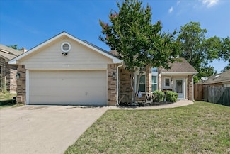 5528 Stone Meadow Ln, Fort Worth, TX 76179