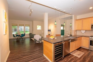 118 Water St Unit 125, Des Moines, IA 50309