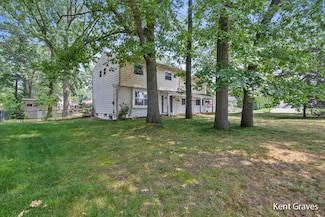 4941 Brookgate Dr NW, Comstock Park, MI 49321