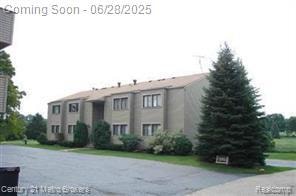 8504 Pepper Ridge Dr, Grand Blanc, MI 48439