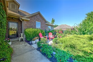6305 SW Brush Blvd, Bentonville, AR 72712