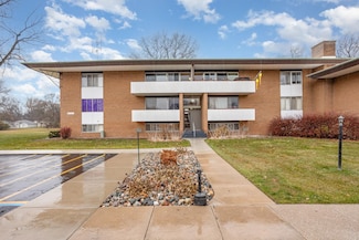 2101 Bayliss St Unit 22, Midland, MI 48640