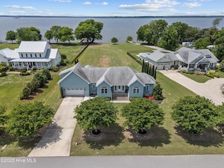 102 E Point Estates Ct, Knotts Island, NC 27950