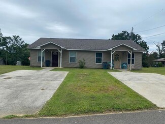 715 Mine St, Sumiton, AL 35148