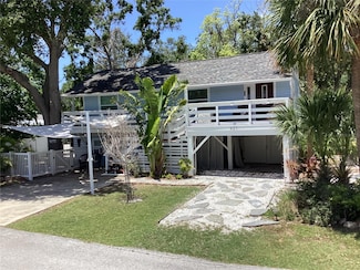 401 Pennsylvania Ave, Crystal Beach, FL 34681