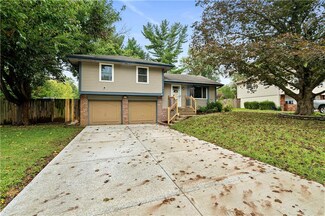120 SW Gladstone Dr, Blue Springs, MO 64014