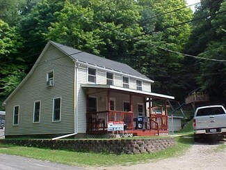 326 Ash St, Mc Gregor, IA 52157