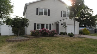 31 Dakota Ave, North Middletown, NJ 07748